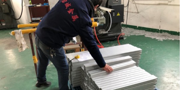 口罩機(jī)鋁材硬核備送！上海啟域是這么做的！