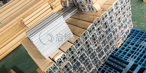 從”瘋狂的口罩機(jī)“到”瘋狂的鋁型材廠家“啟域一直在行動